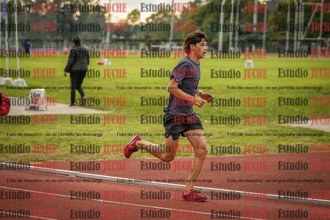 Fotos de los 3000 m con obstáculos de varones