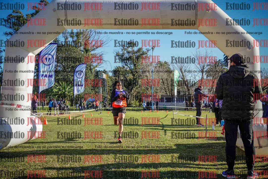 Fotos de la llegada del cross de 4000 m - mujeres
