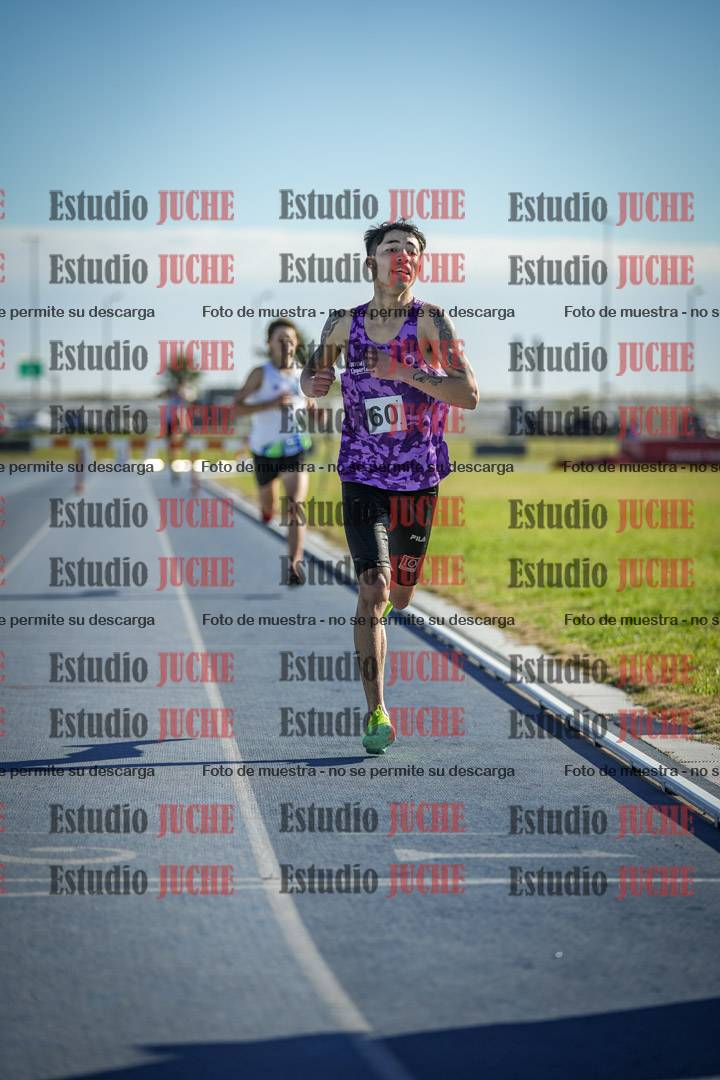 Fotos de los 3000 m con obstáculos de varones