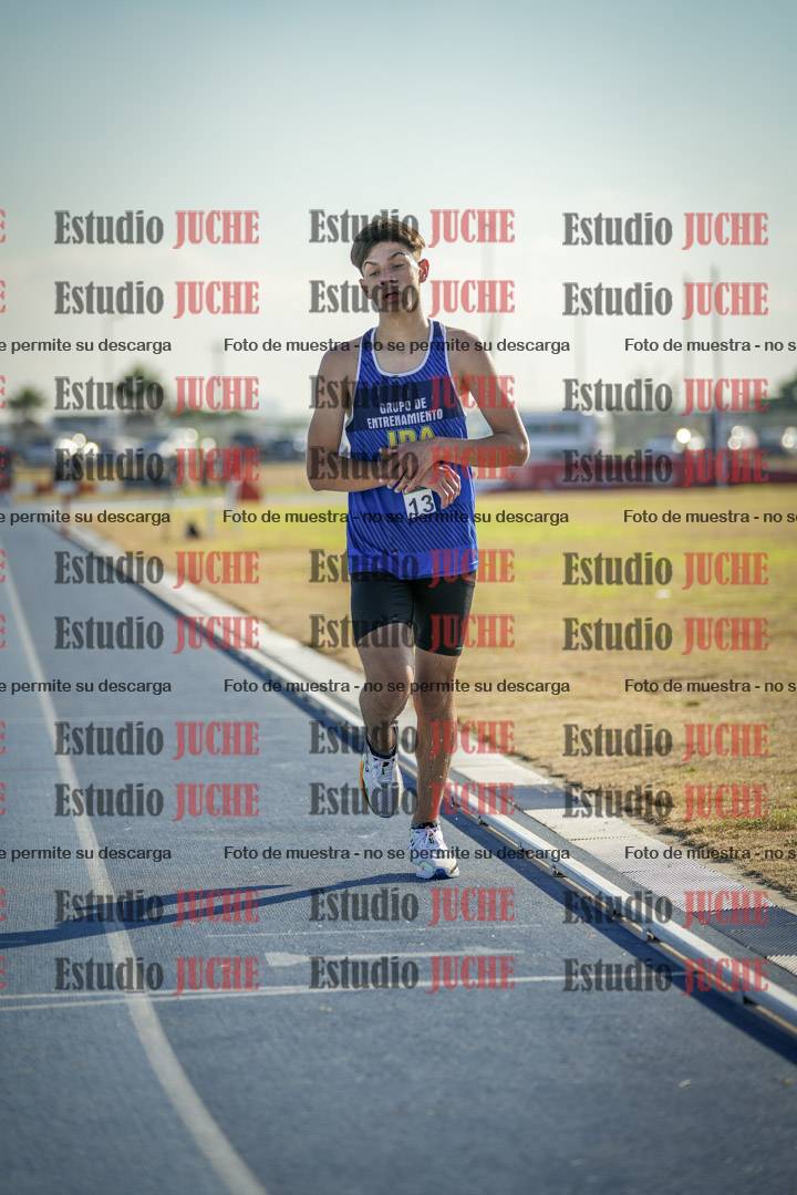 Fotos de los 2000 m con obstáculos de varones