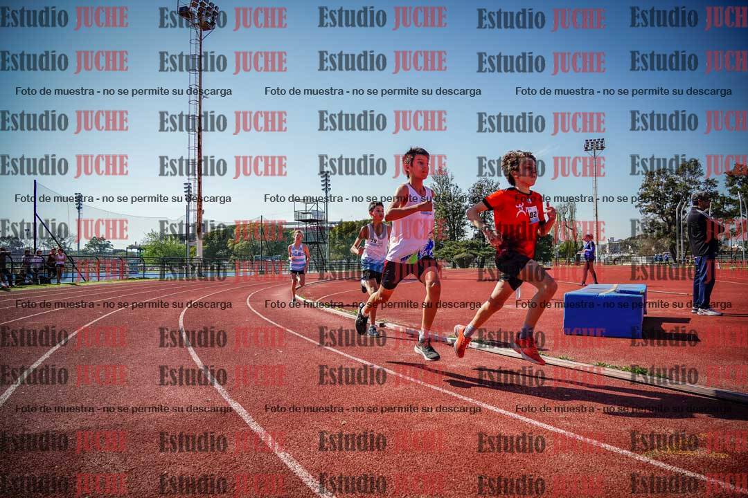Fotos de los 600 m llanos de varones - U16