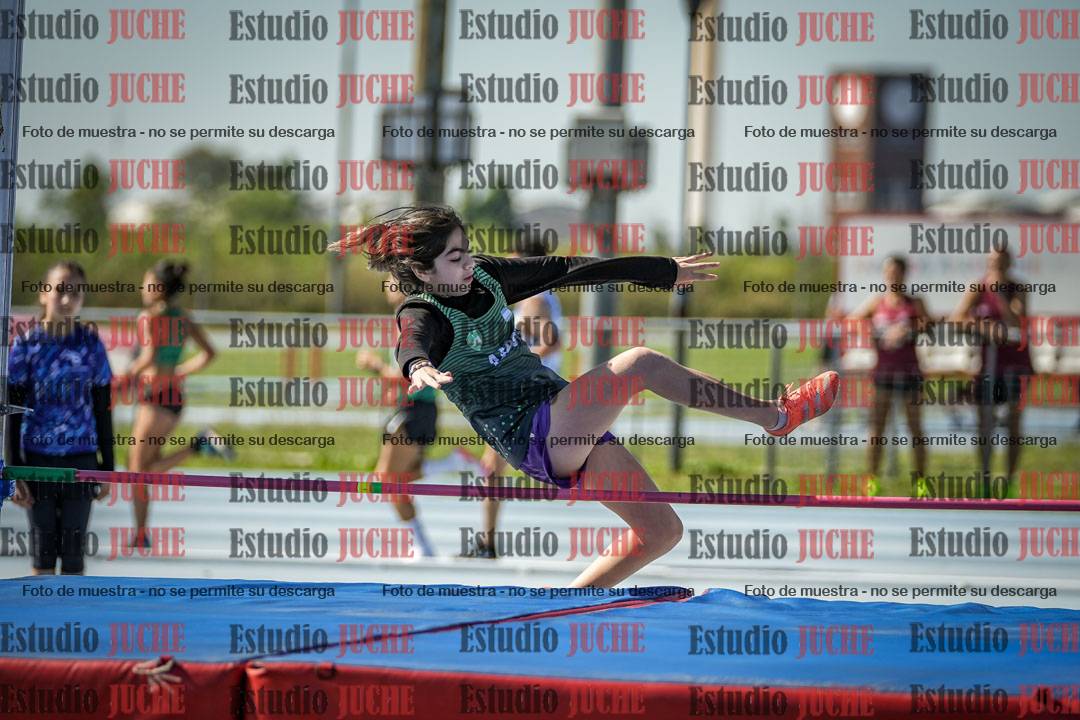 Fotos del salto en alto de mujeres - U12