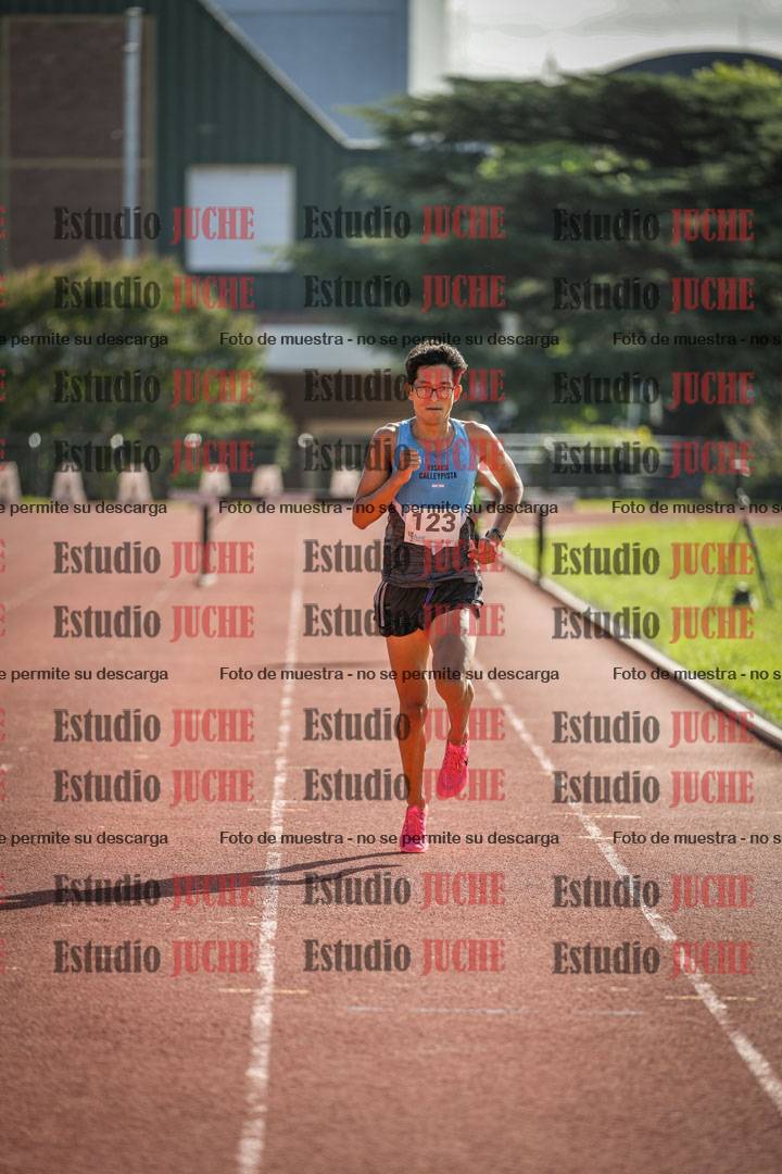 Fotos de los 3000 m con obstáculos de varones