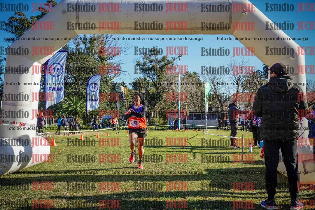 Fotos de la llegada del cross de 4000 m - mujeres