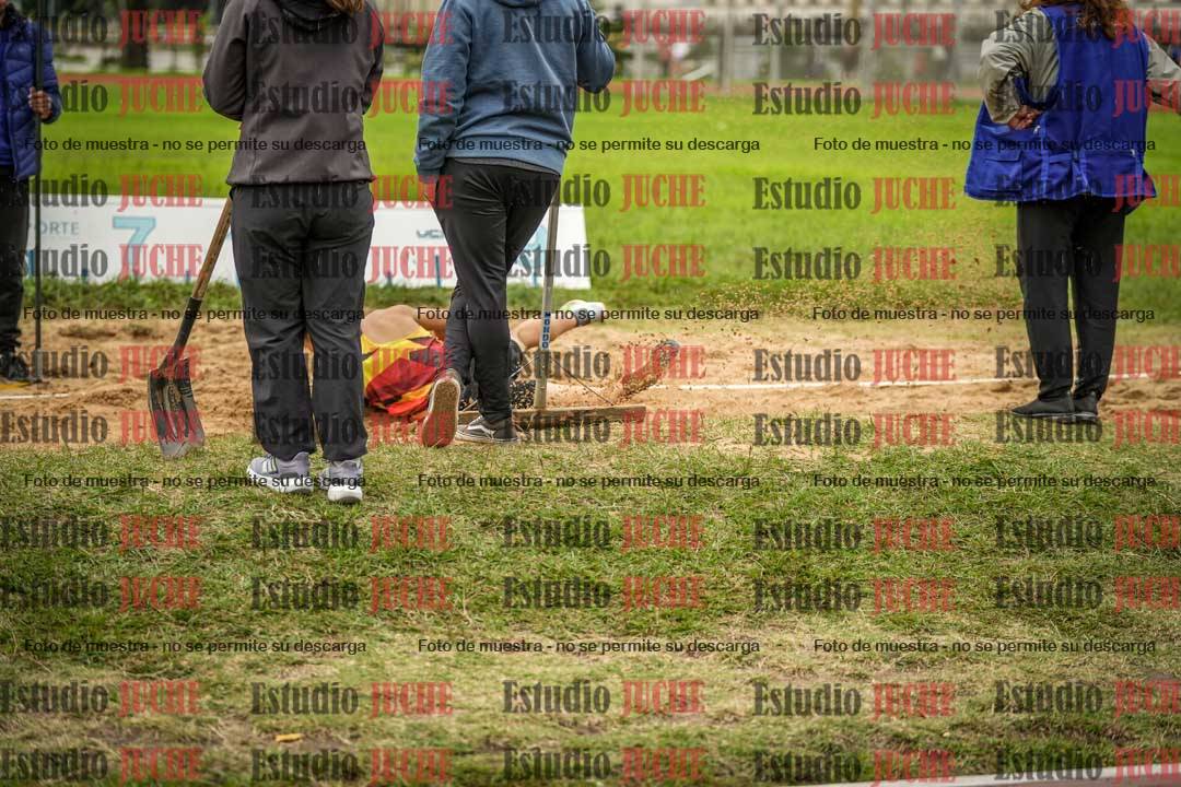 Fotos del salto en largo - varones mayores