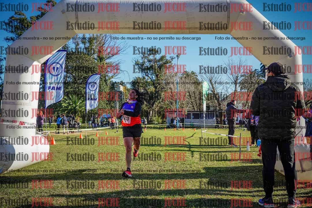 Fotos de la llegada del cross de 4000 m - mujeres
