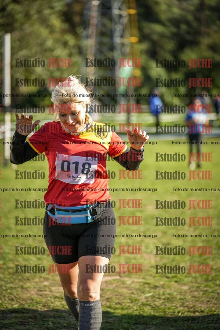 Fotos de la llegada del cross de 4000 m - mujeres