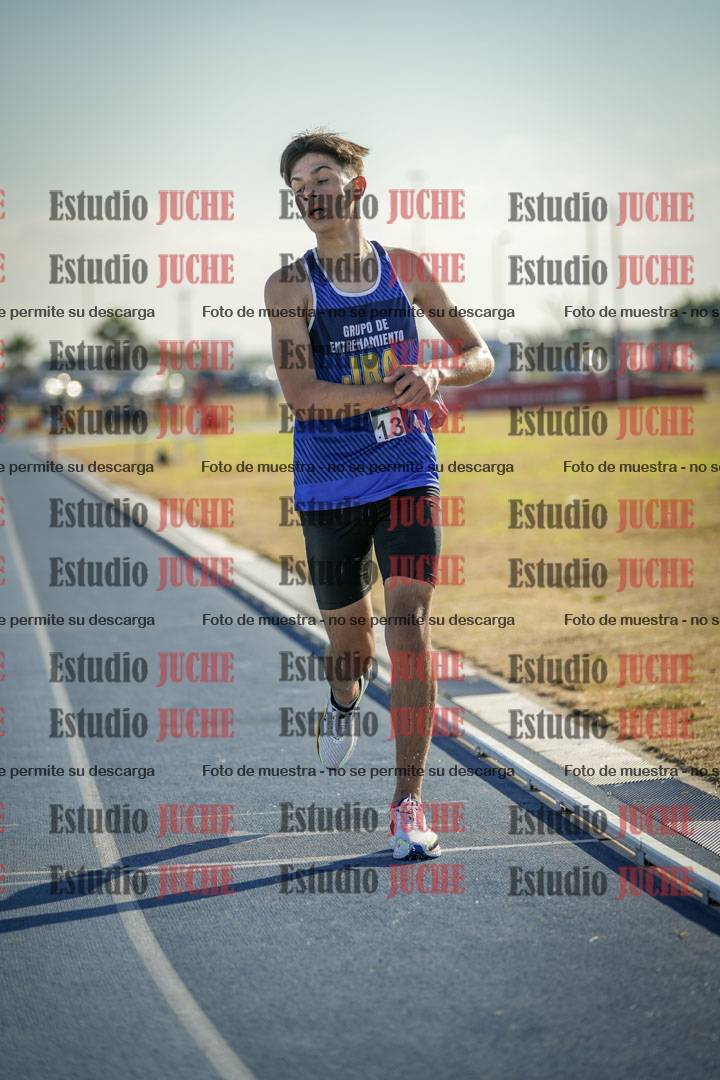 Fotos de los 2000 m con obstáculos de varones