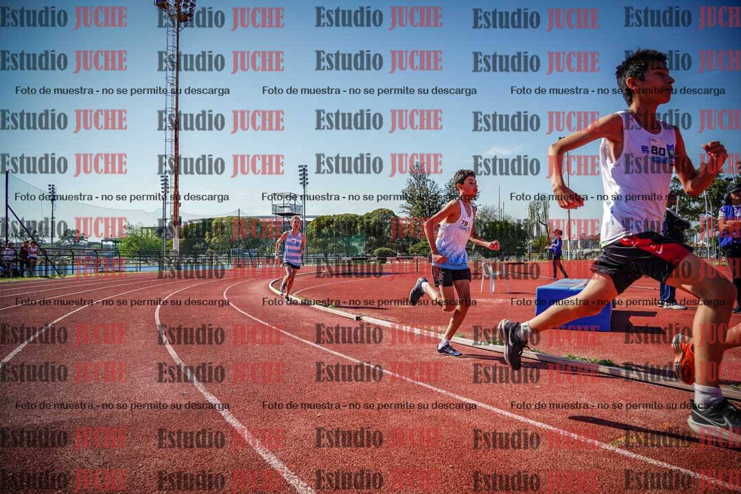 Fotos de los 600 m llanos de varones - U16