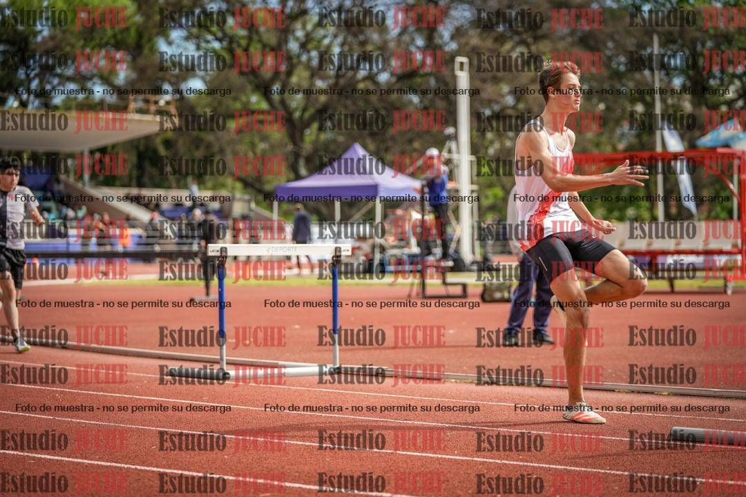 Fotos de los 400 m con vallas de varones
