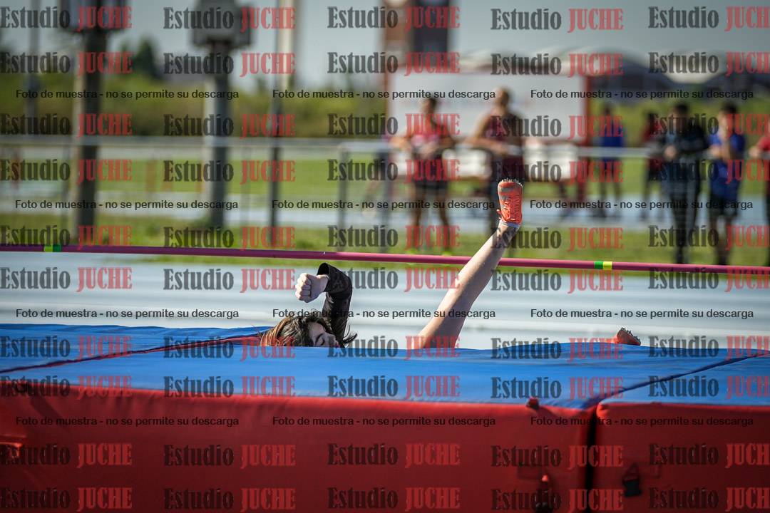 Fotos del salto en alto de mujeres - U12