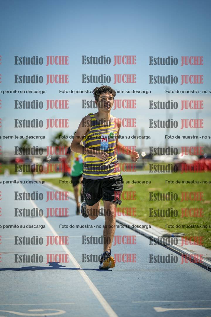 Fotos de los 600 m llanos de varones