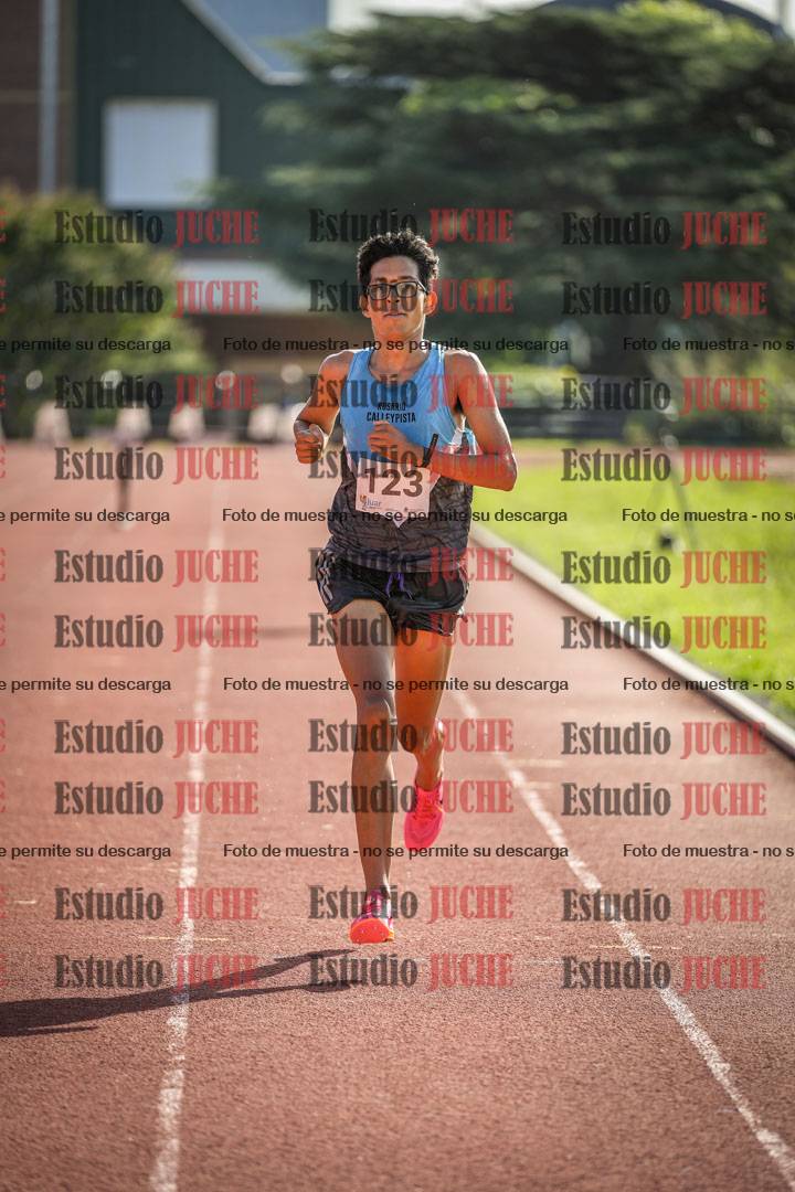 Fotos de los 3000 m con obstáculos de varones