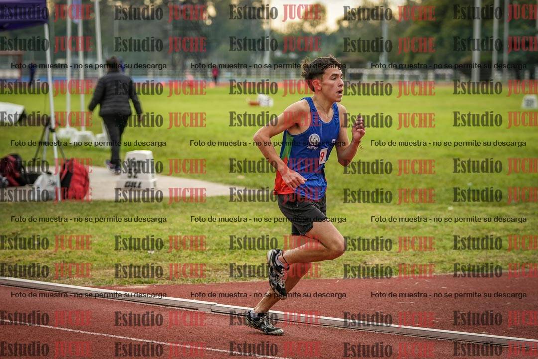 Fotos de los 3000 m con obstáculos de varones