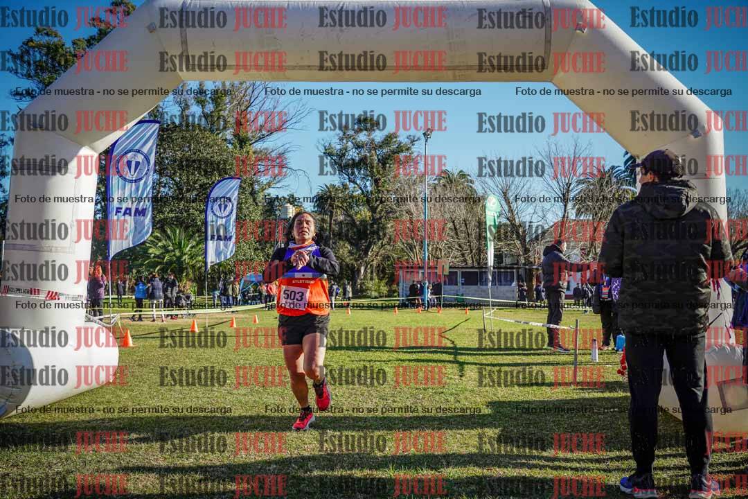 Fotos de la llegada del cross de 4000 m - mujeres