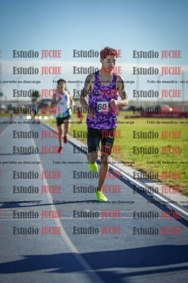Fotos de los 3000 m con obstáculos de varones