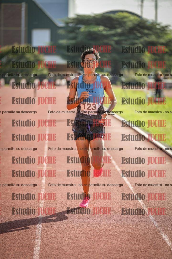 Fotos de los 3000 m con obstáculos de varones