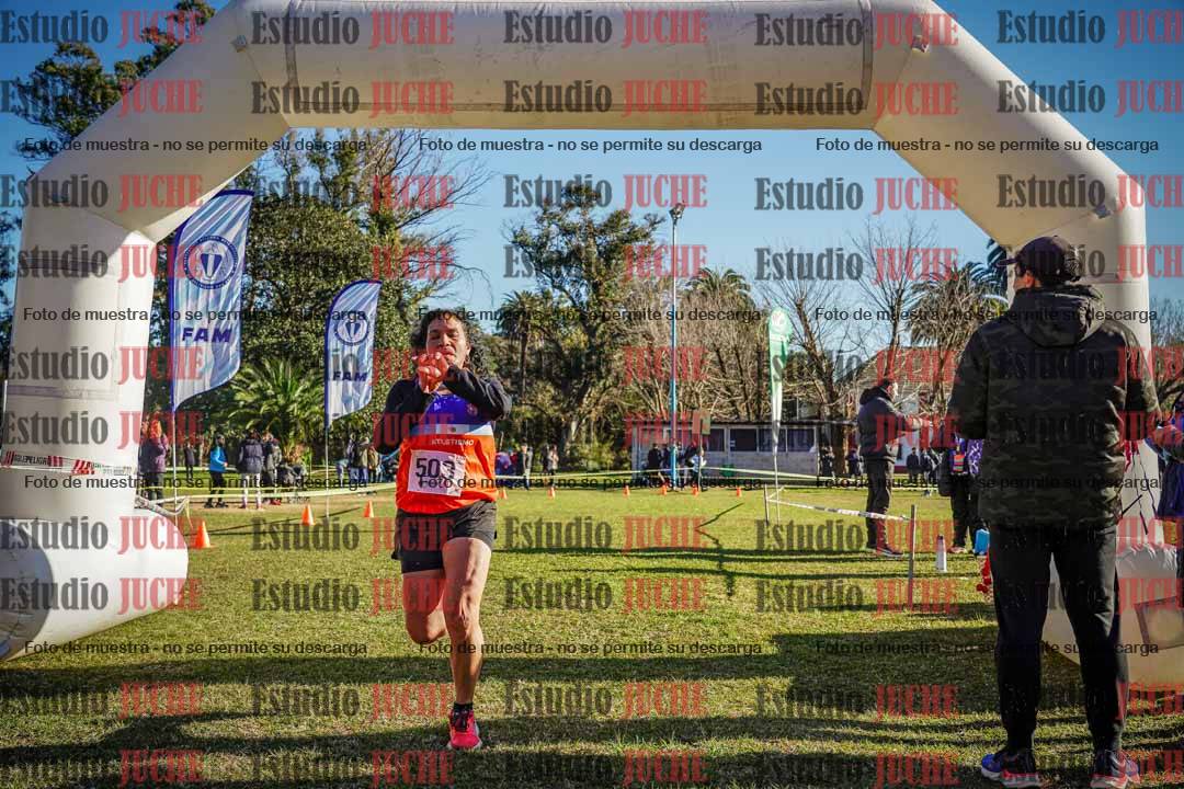 Fotos de la llegada del cross de 4000 m - mujeres
