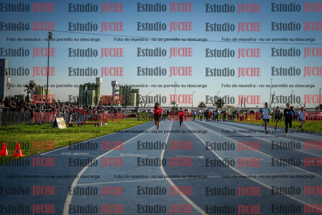 Fotos de los 80 m llanos de mujeres - U14