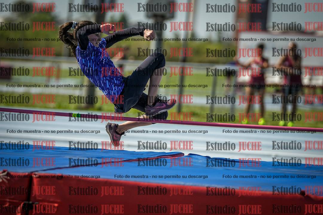 Fotos del salto en alto de mujeres - U12