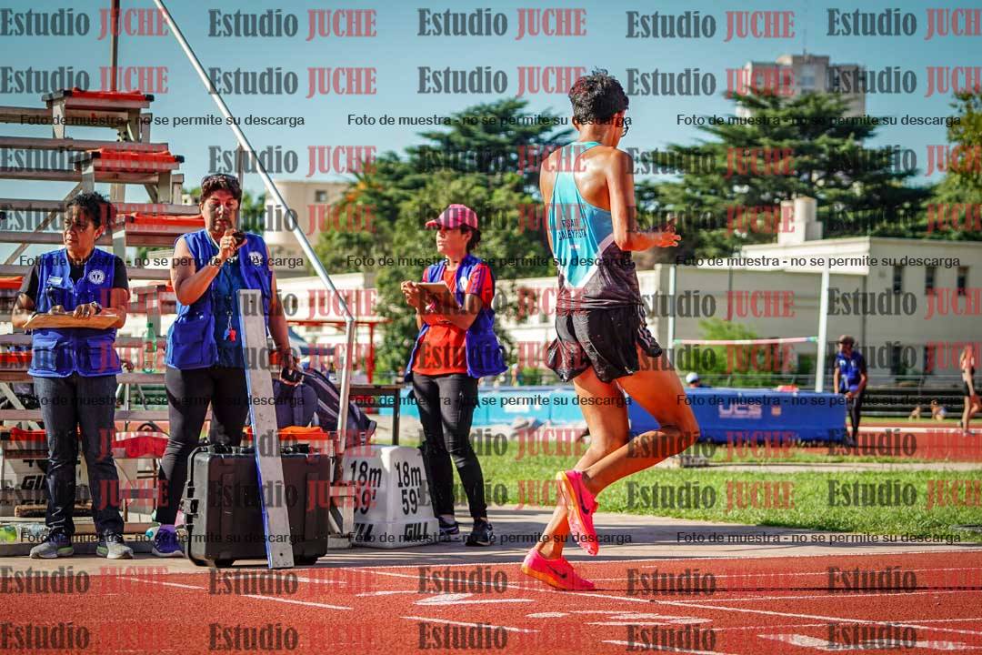 Fotos de los 3000 m con obstáculos de varones