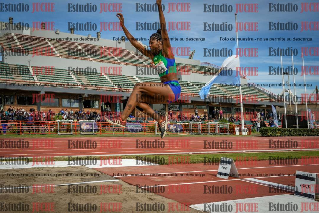 Fotos del salto en largo de mujeres - hepta 5
