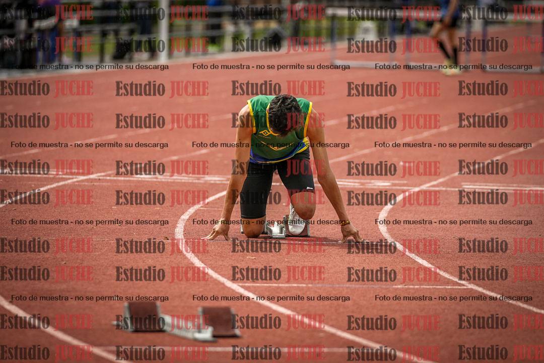 Fotos de los 400 m con vallas de varones