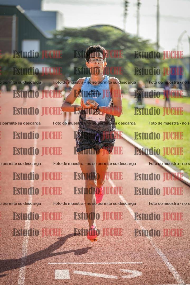 Fotos de los 3000 m con obstáculos de varones