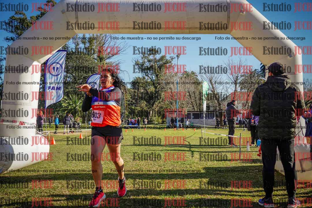 Fotos de la llegada del cross de 4000 m - mujeres