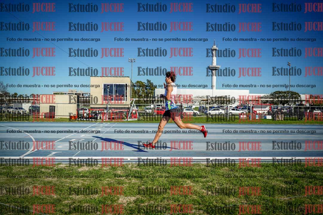 Fotos de los 3000 m con obstáculos de varones
