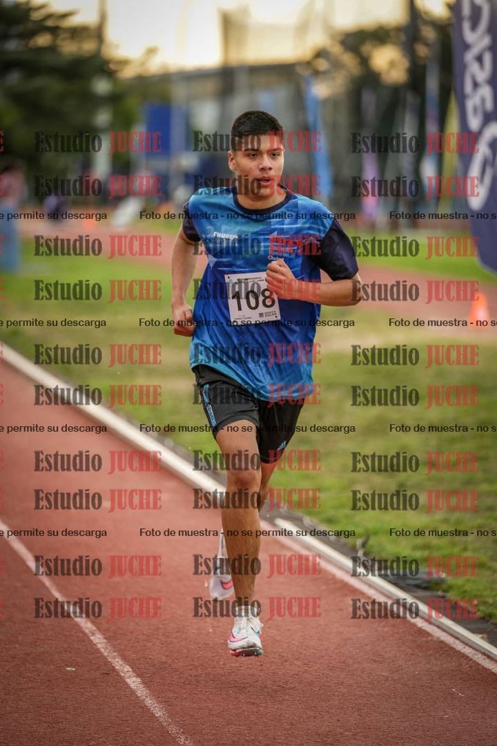 Fotos de los 2000 m con obstáculos de varones