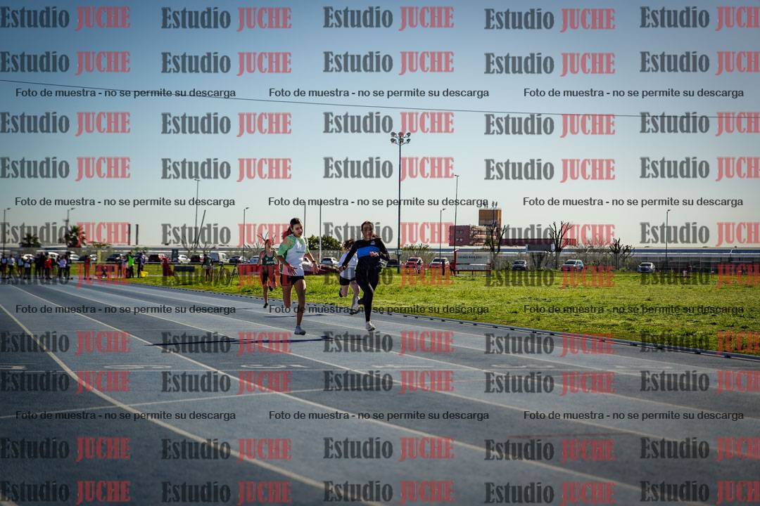 Fotos de los 80 m llanos de mujeres - U14