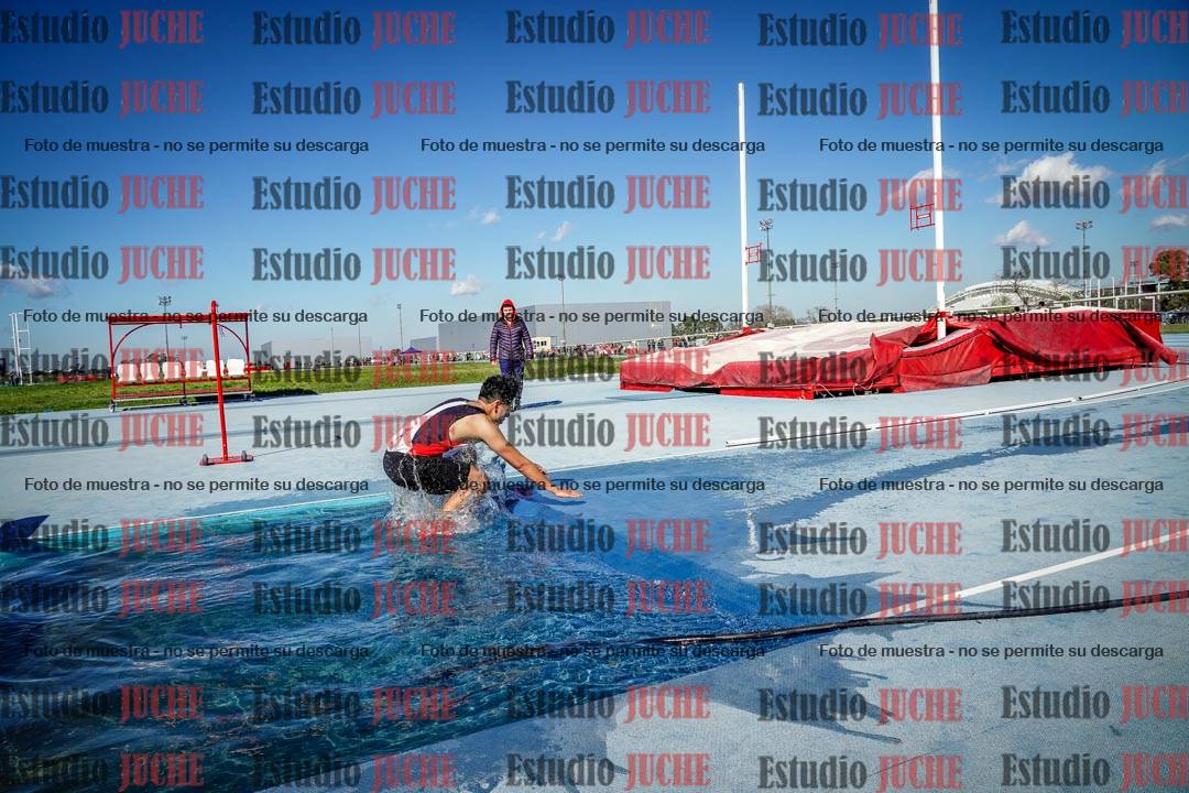 Fotos de los 3000 m con obstáculos de varones