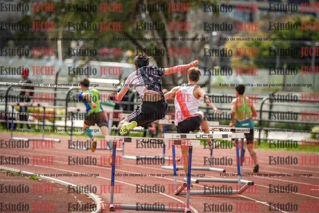 Fotos de los 400 m con vallas de varones