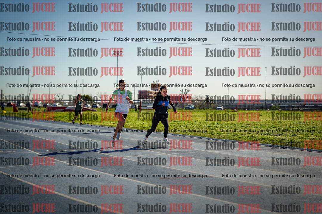Fotos de los 80 m llanos de mujeres - U14
