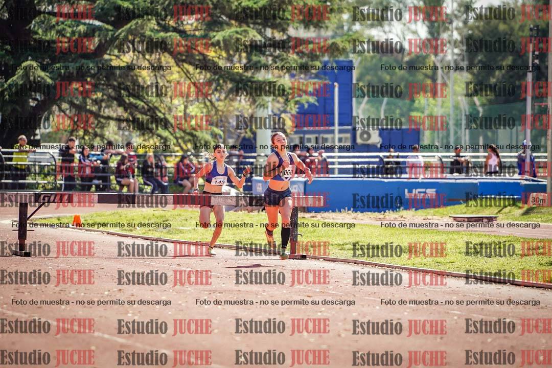 Fotos de los 1500 m con obstáculos de mujeres