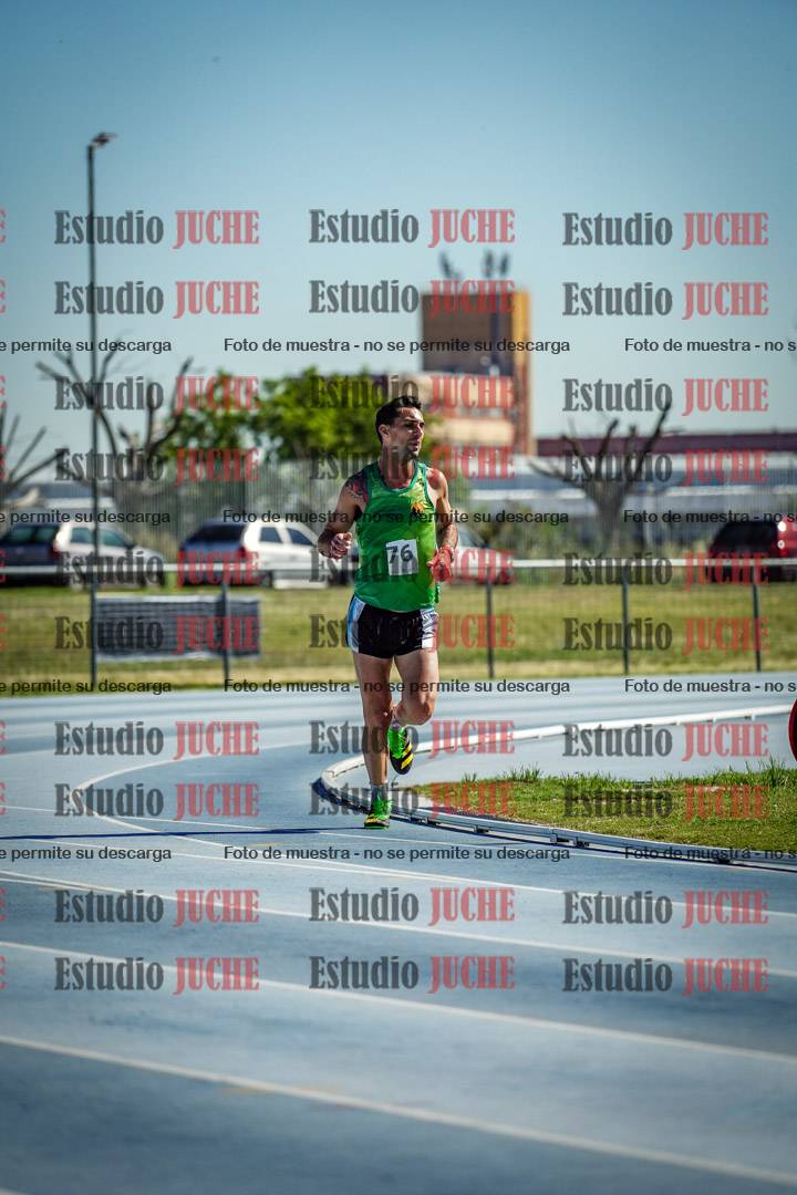 Fotos de los 5000 m de mujeres y varones - serie 1