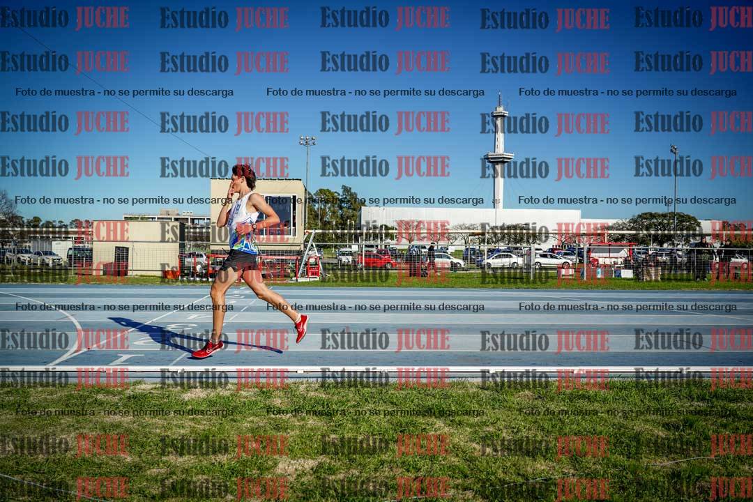 Fotos de los 3000 m con obstáculos de varones