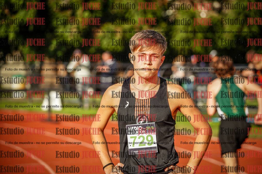 Fotos de los 2000 m con obstáculos de varones