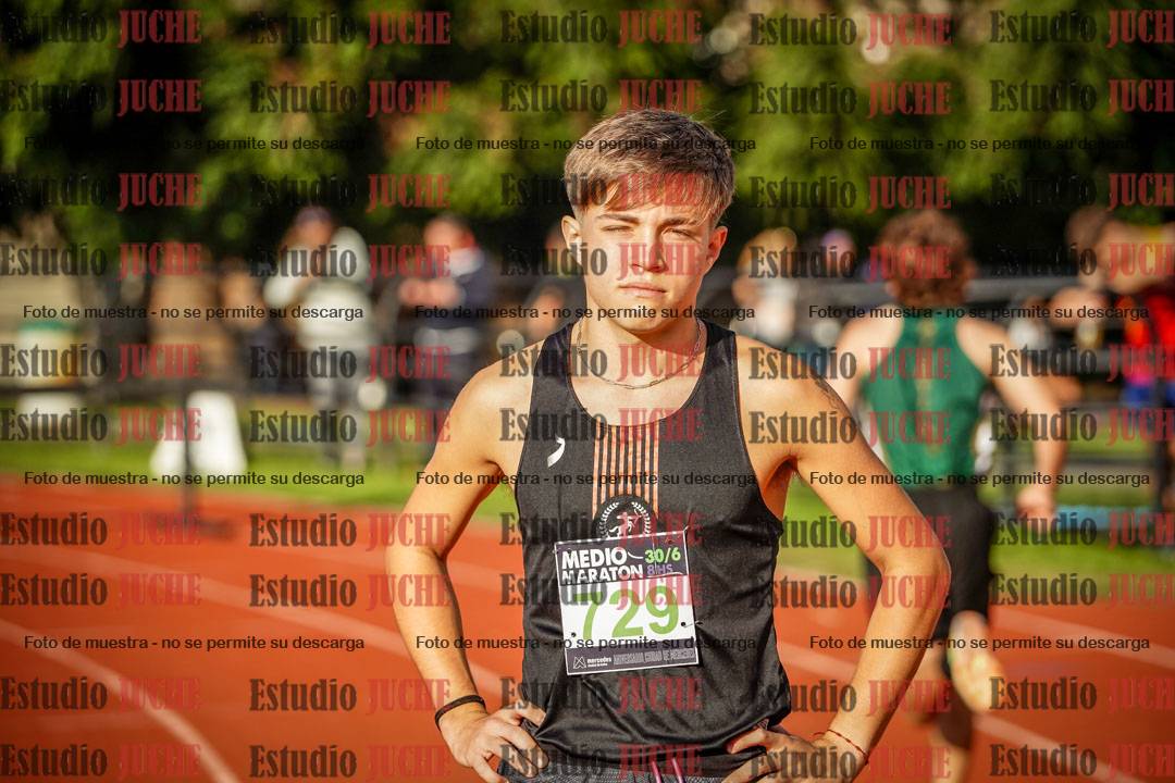 Fotos de los 2000 m con obstáculos de varones