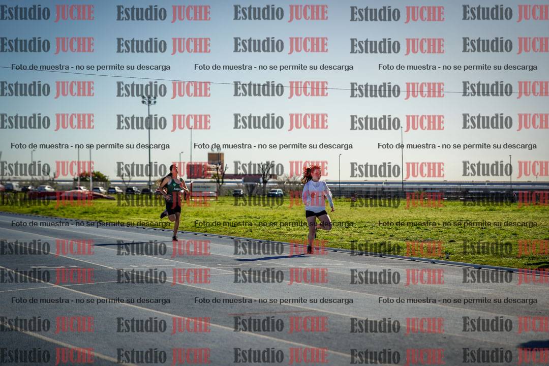 Fotos de los 80 m llanos de mujeres - U14