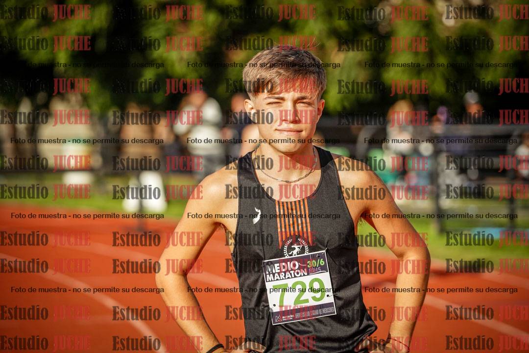 Fotos de los 2000 m con obstáculos de varones