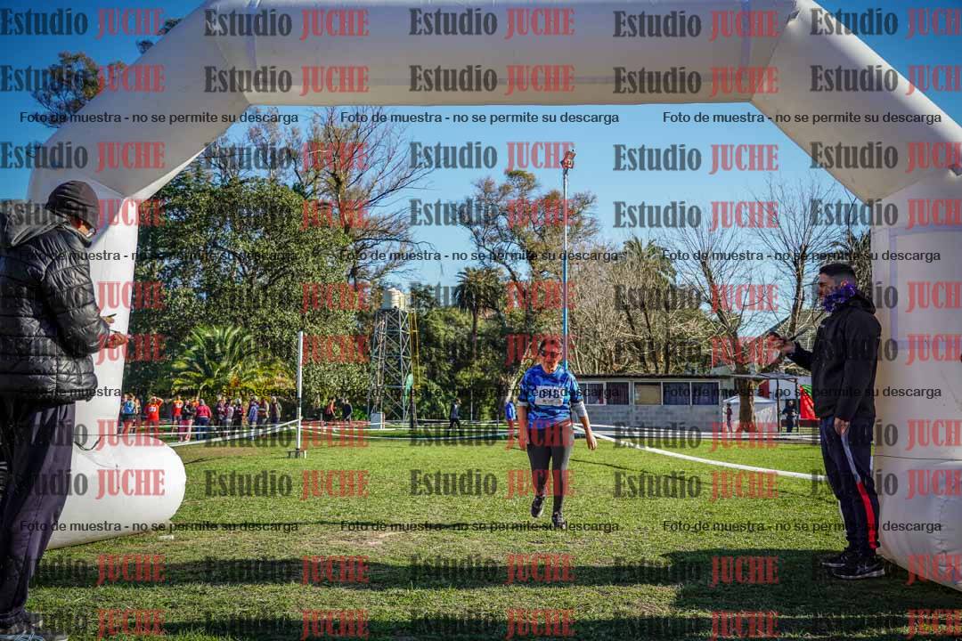 Fotos de la llegada del cross de 4000 m - mujeres