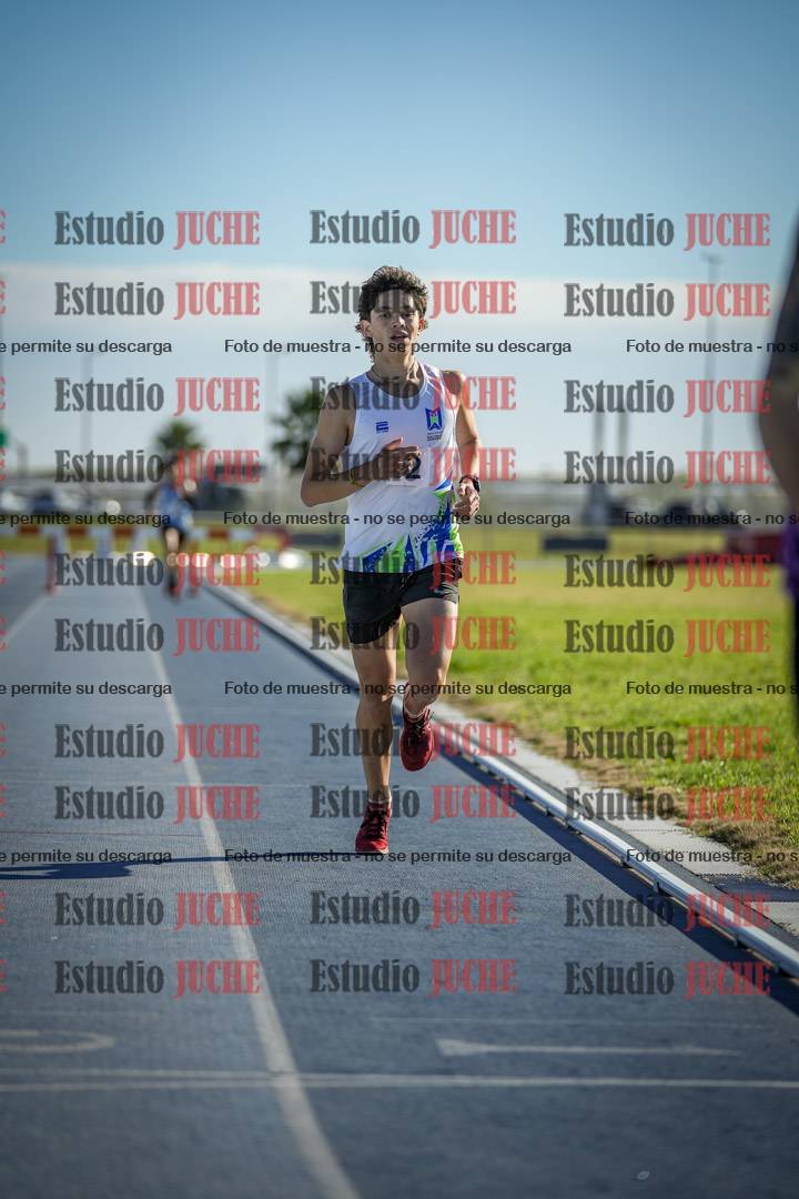 Fotos de los 3000 m con obstáculos de varones