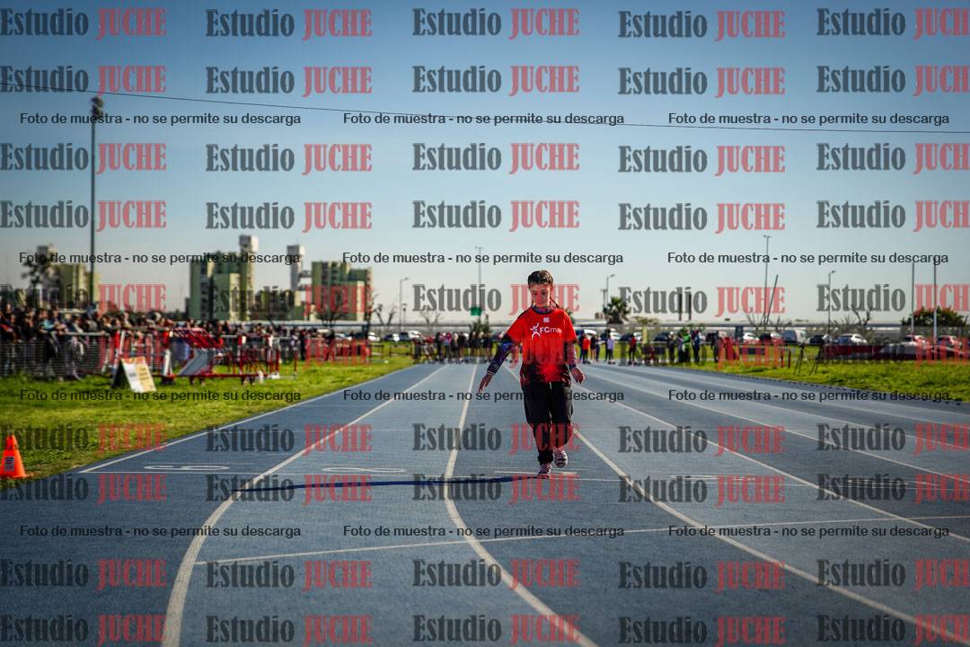 Fotos de los 80 m llanos de mujeres - U14