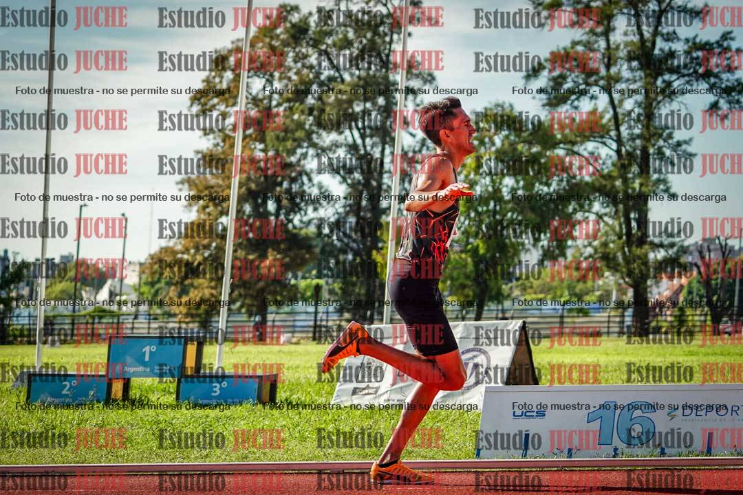 Fotos de los 3000 m con obstáculos de varones