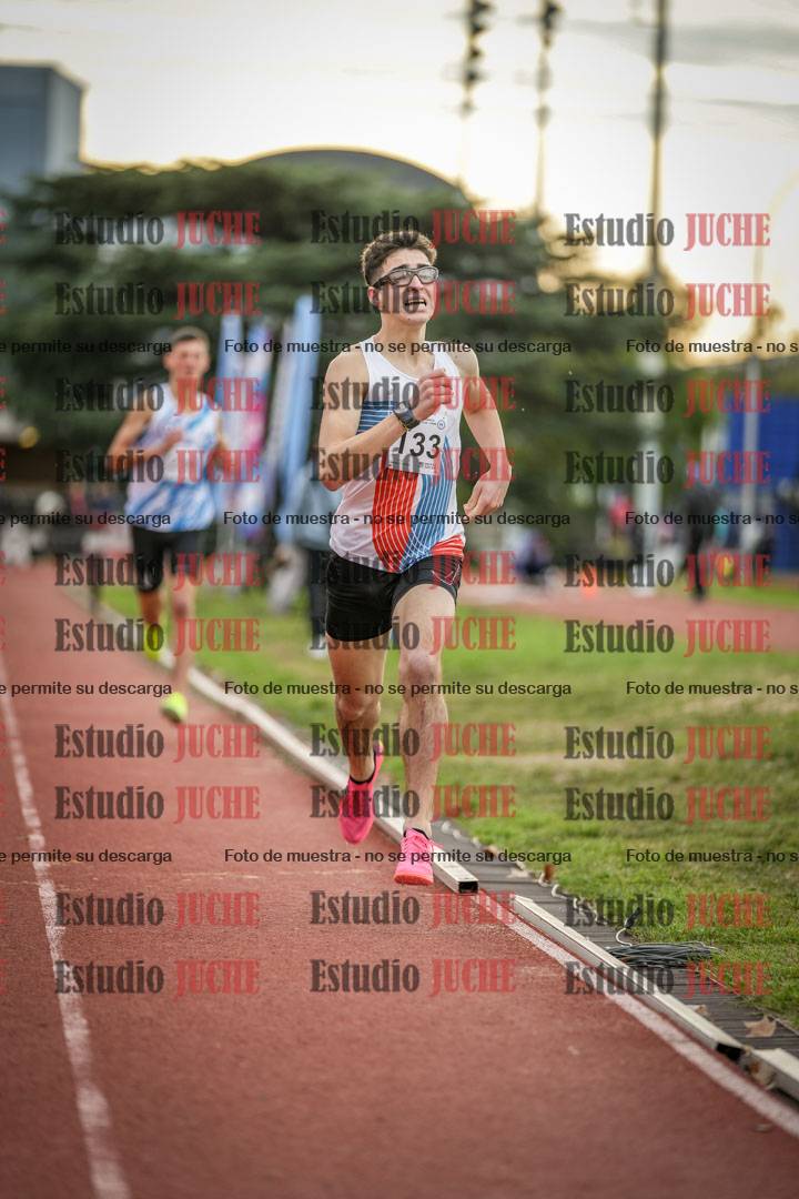 Fotos de los 2000 m con obstáculos de varones