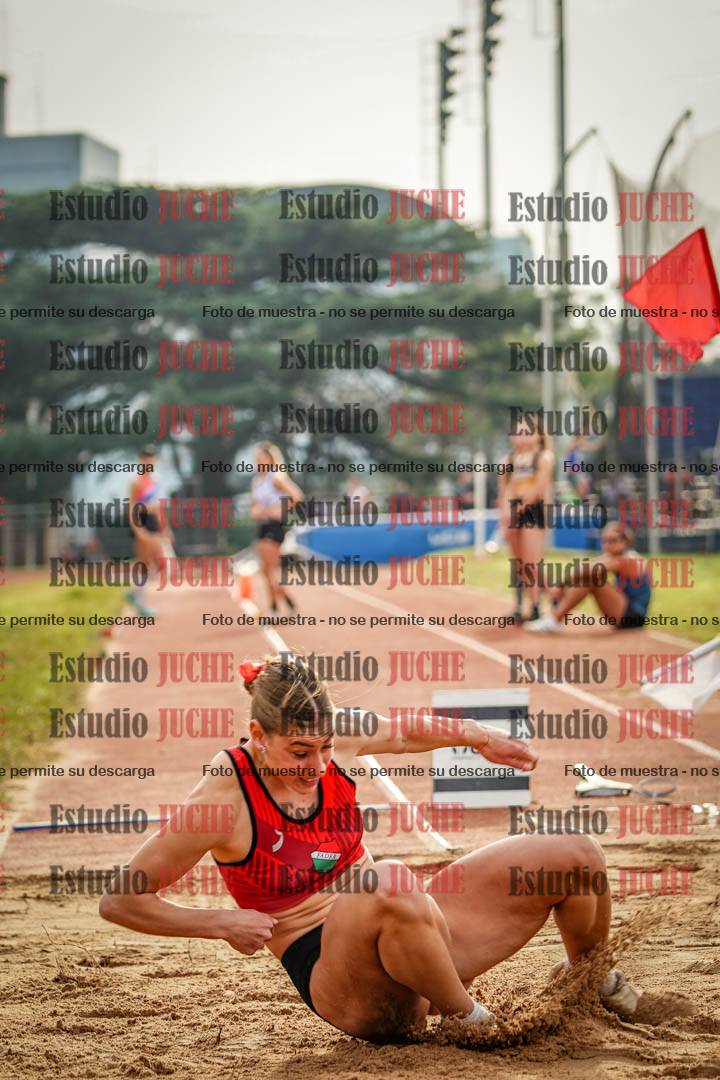 Fotos del salto en largo de mujeres