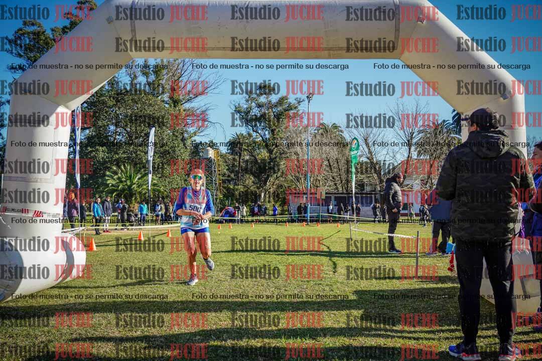 Fotos de la llegada del cross de 4000 m - mujeres