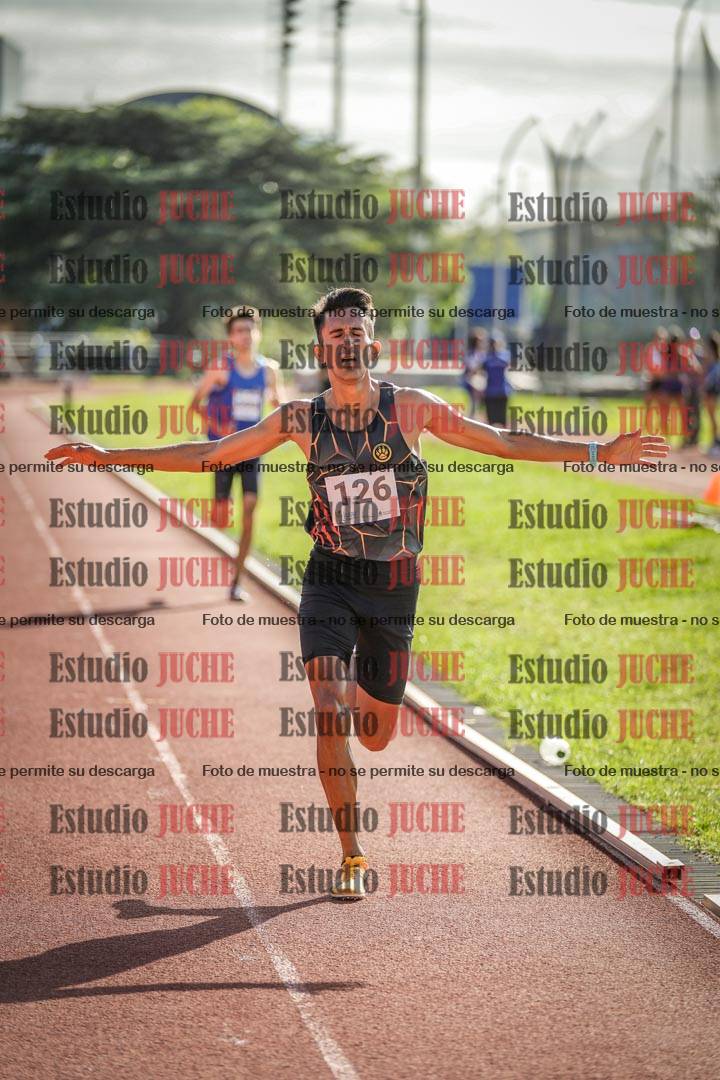 Fotos de los 3000 m con obstáculos de varones